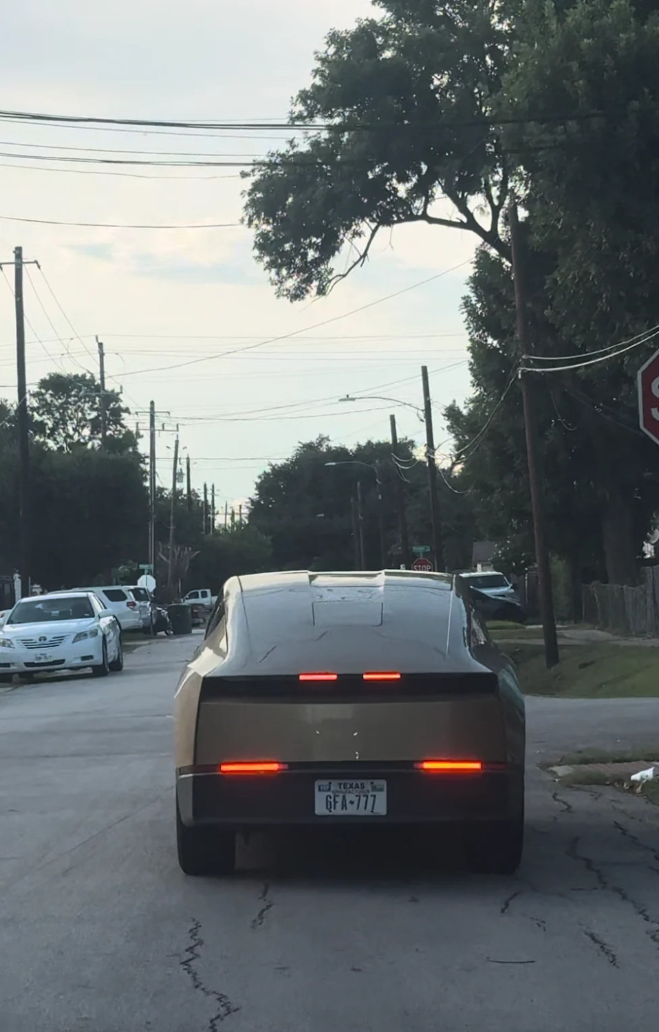 Tesla Is Testing a Cybercab With SpaceX Starlink Built Right In