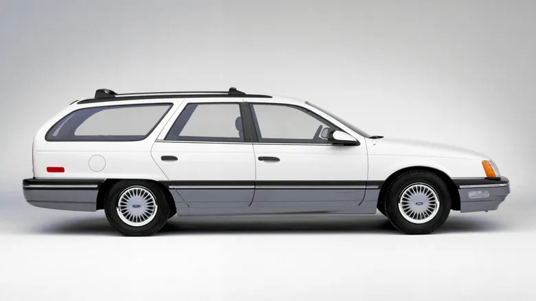The Ford Taurus Saved Ford, But Consumer Reports Said V6 Models Literally Stunk