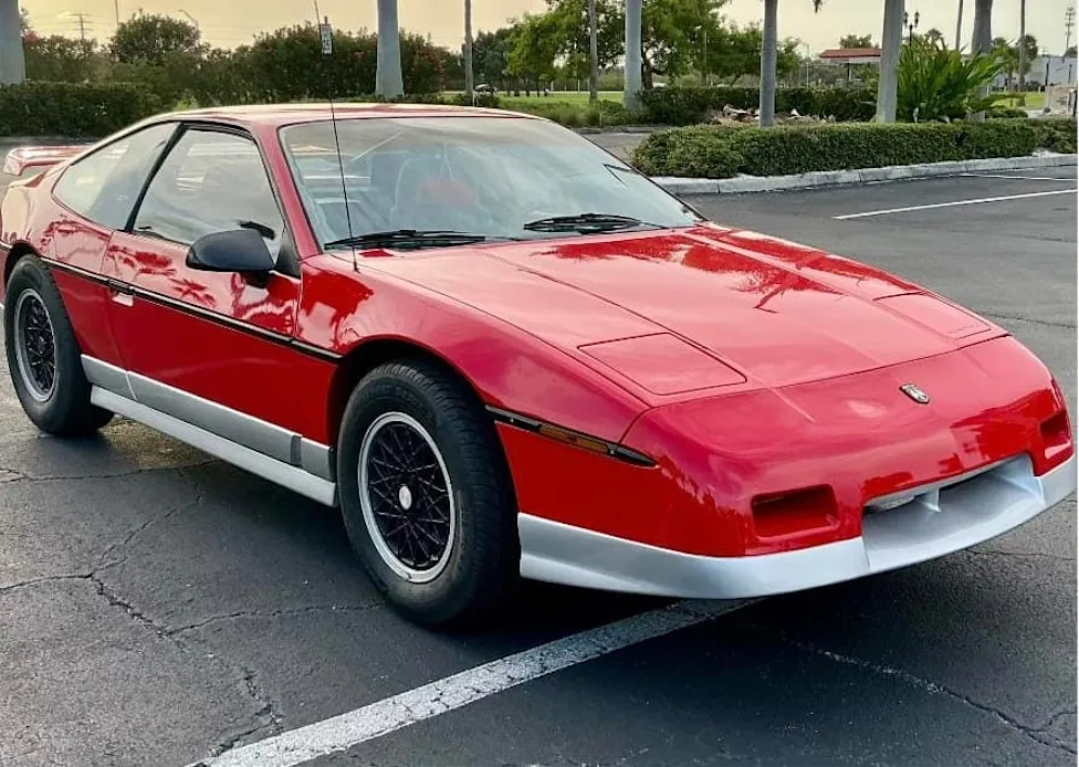 Pontiac, GM, No-Reserve 1988 Pontiac Fiero GT Revives the Case for GM's Redeemed Mid-Engine Oddball