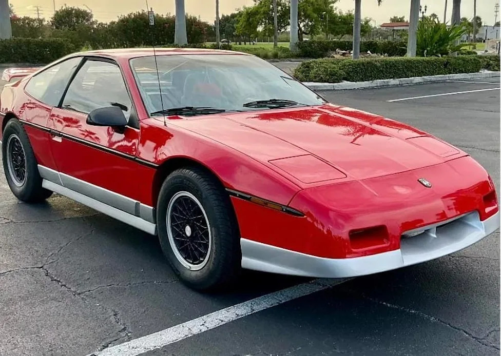 No-Reserve 1988 Pontiac Fiero GT Revives the Case for GM's Redeemed Mid-Engine Oddball