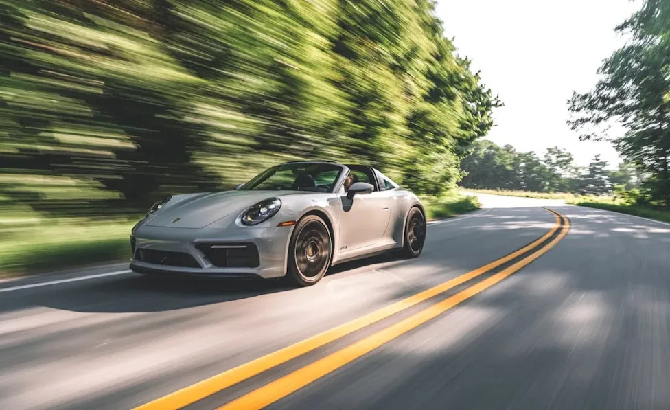 Porsche Accused of Turning Service Into a Dealer Monopoly