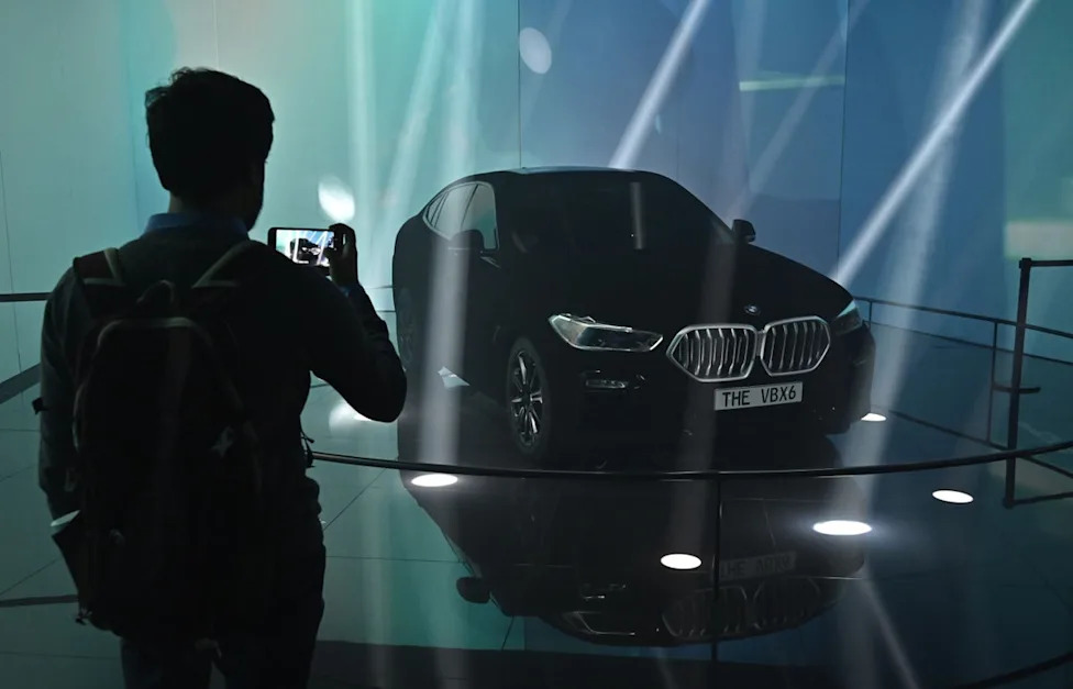 Scientists have a new way to make cars more black than ever before