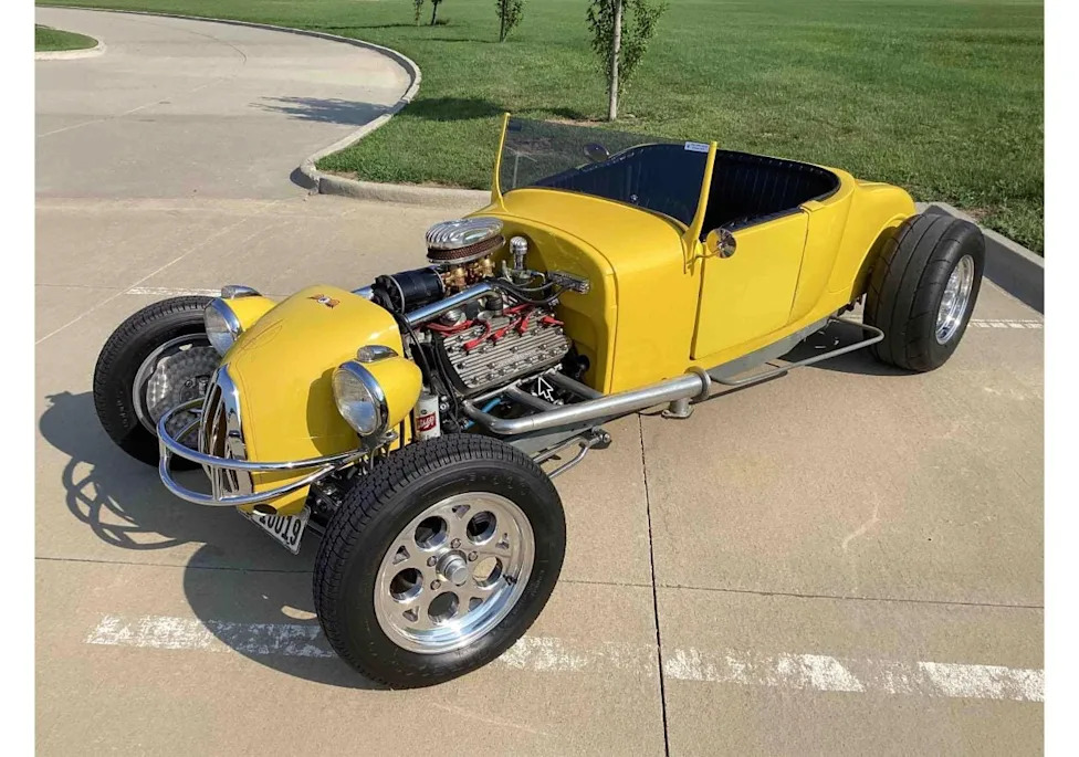 This No-Reserve Ford T-Bucket Hides a Stroked 275ci Flathead V8 and a Five-Speed Swap