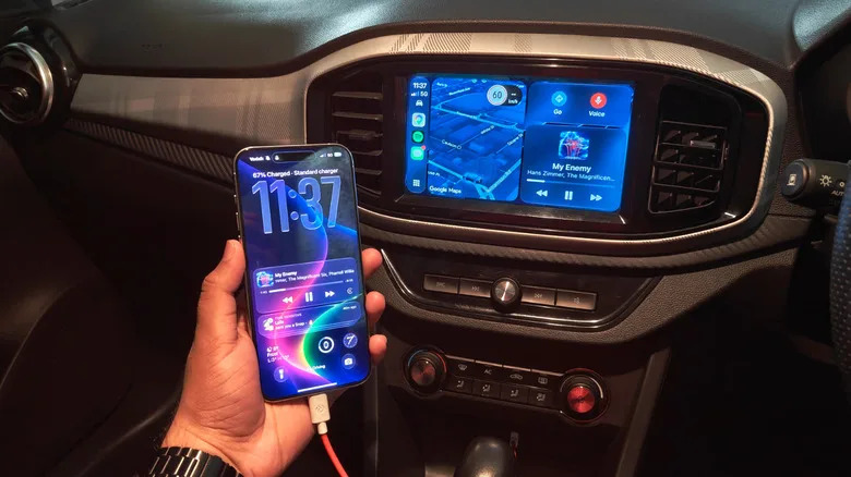 Wired Vs. Wireless CarPlay: How Are They Different &amp; Which Is Better To Use?