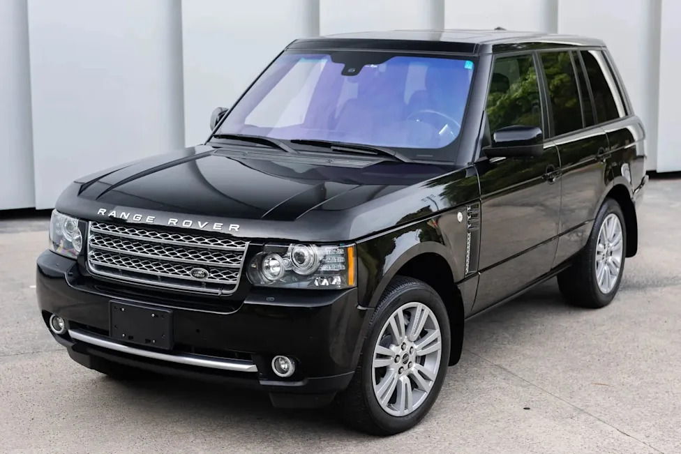 A No-Reserve Range Rover Supercharged Isn't a Bargain. It's a Warning.