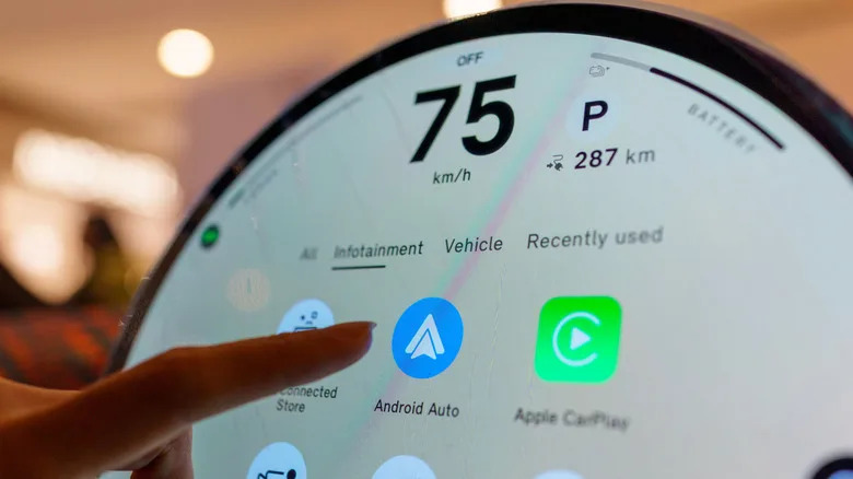 How To Manually Update Android Auto (And What It Might Mean If You Can't)
