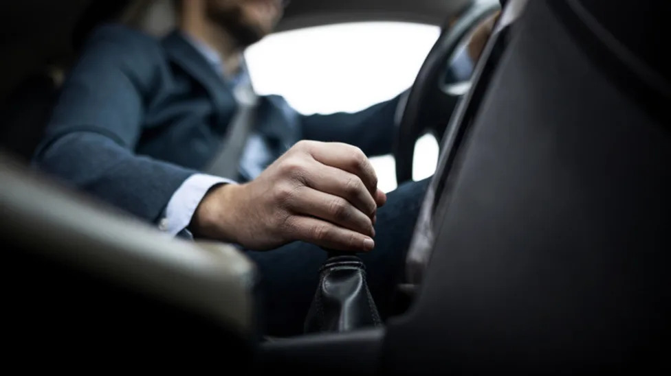 Is It Harder To Drive A Manual Car In Traffic Than An Automatic?