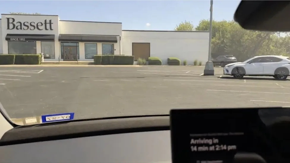 Tesla, Man Spends 14 Minutes Stuck in a Tesla Cybercab After It Starts Doing Loops After Failing to Reroute