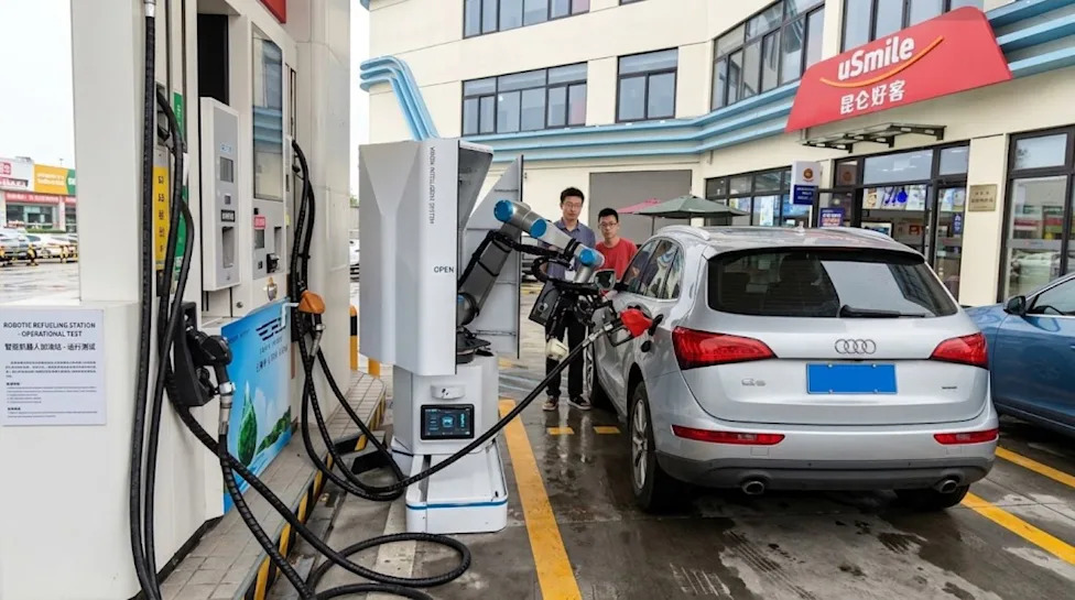 Park, Open the App, and Let the Robot Fuel Your Car: Inside China’s Robotic Gas Stations