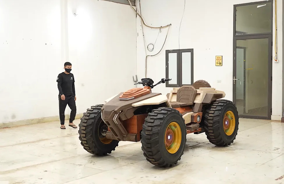 Someone Built a Giant, Wooden Off-Road Vehicle—And It Actually Drives