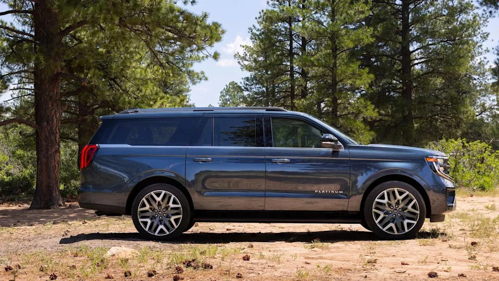 The 2026 Ford Expedition MAX Platinum Estimated Lease Becomes More Attractive After Dealer Discounts