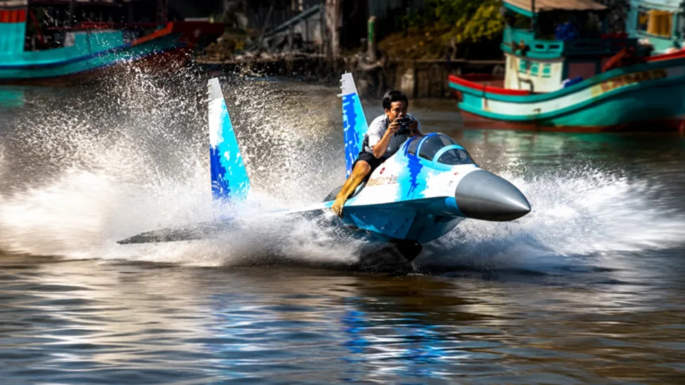 Someone Built a Functioning Jet Boat That Looks Exactly Like an Su-35 Fighter