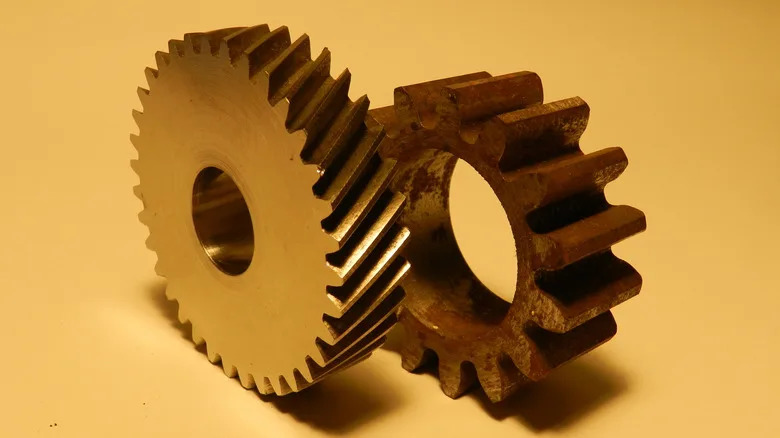 Why Racing Cars Use Straight Cut Gears