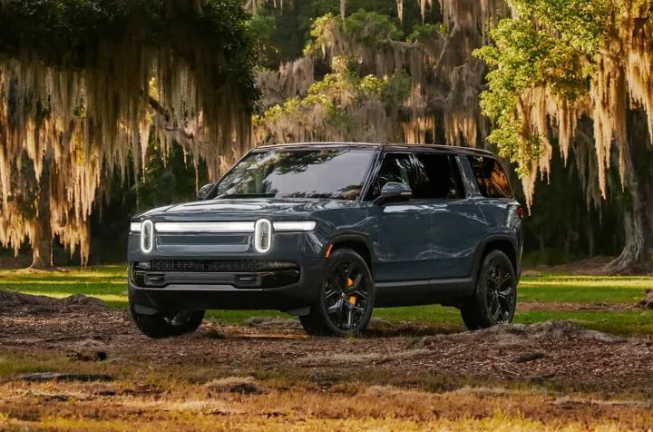 Feds Investigating 115K Rivian R1T, R1S Vehicles