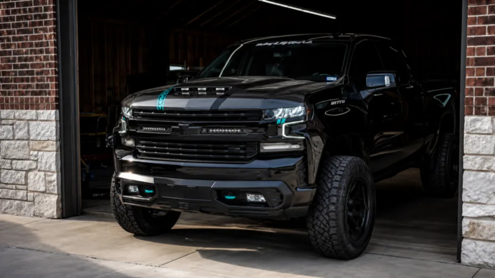 Chevrolet, Chevrolet Silverado, Ford, Ford F-150, Ford F-150 Raptor, YouTuber Builds a 540-HP Chevrolet Silverado to Take Down the Ford F-150 Raptor
