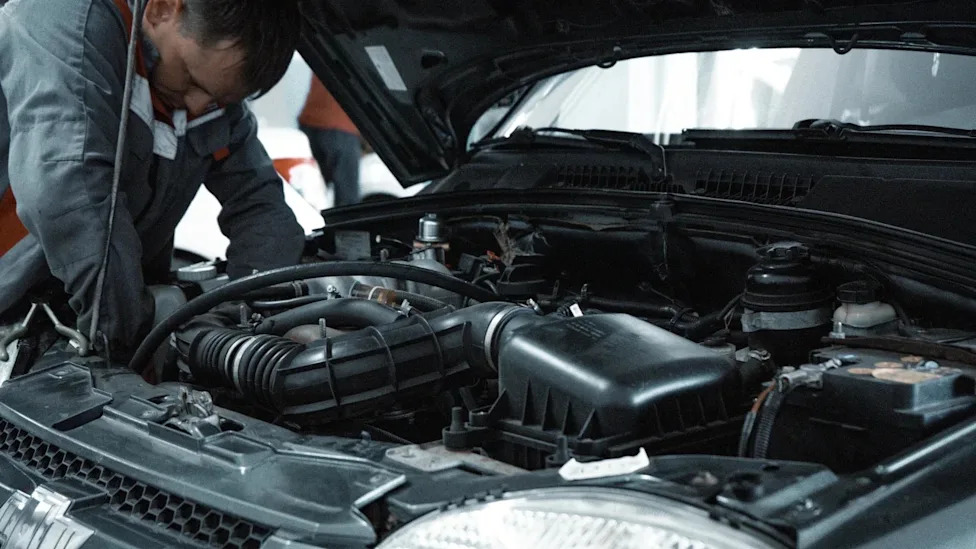 Mechanic Says One Thing Can Save You Hundreds of Dollars on a Roadtrip