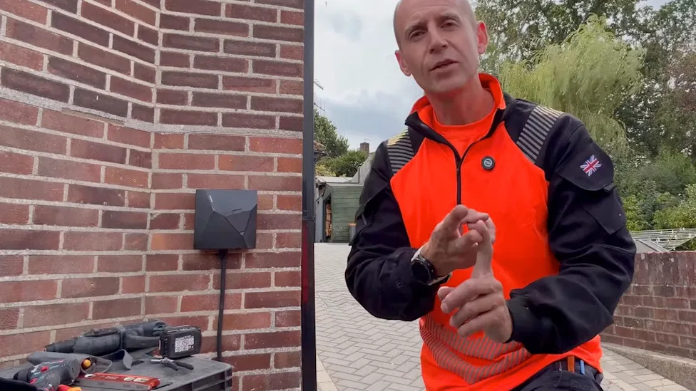 UK electrician tests EV charger he'd never installed, says it 'ticks all the boxes'