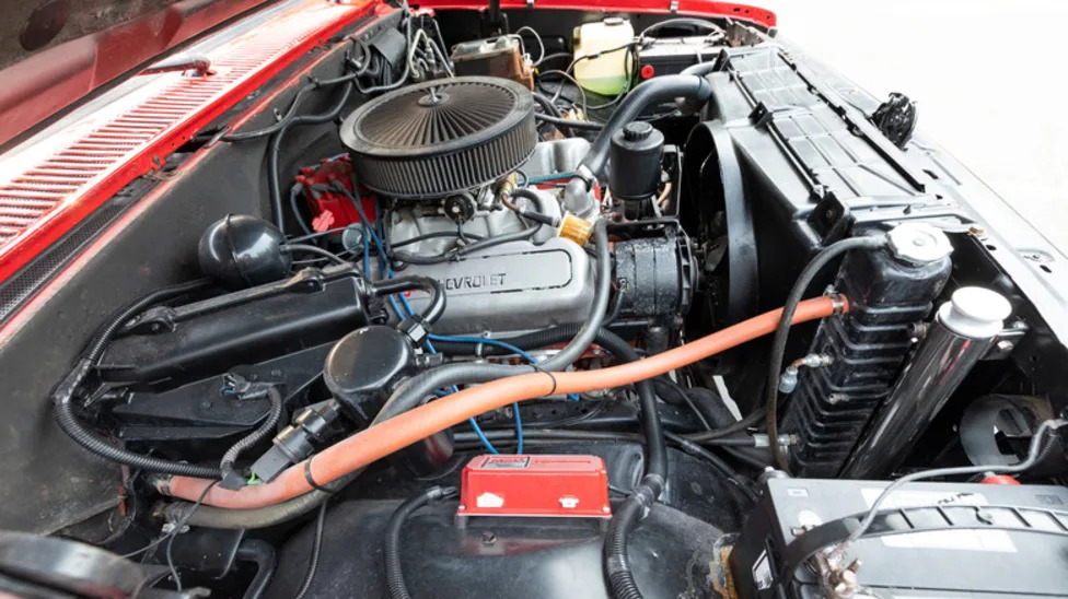 Ford 300 Vs. Chevy 292: How Do These Legendary Inline-6 Engines Compare?