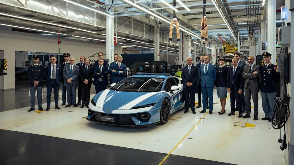 No Police Chases for This Lamborghini Temerario Polizia — Its Real Job Could Save Lives