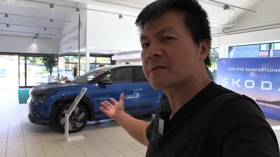 Skoda, Reviewer puts Skoda's 7-seat EV to the family test, starting with the third row