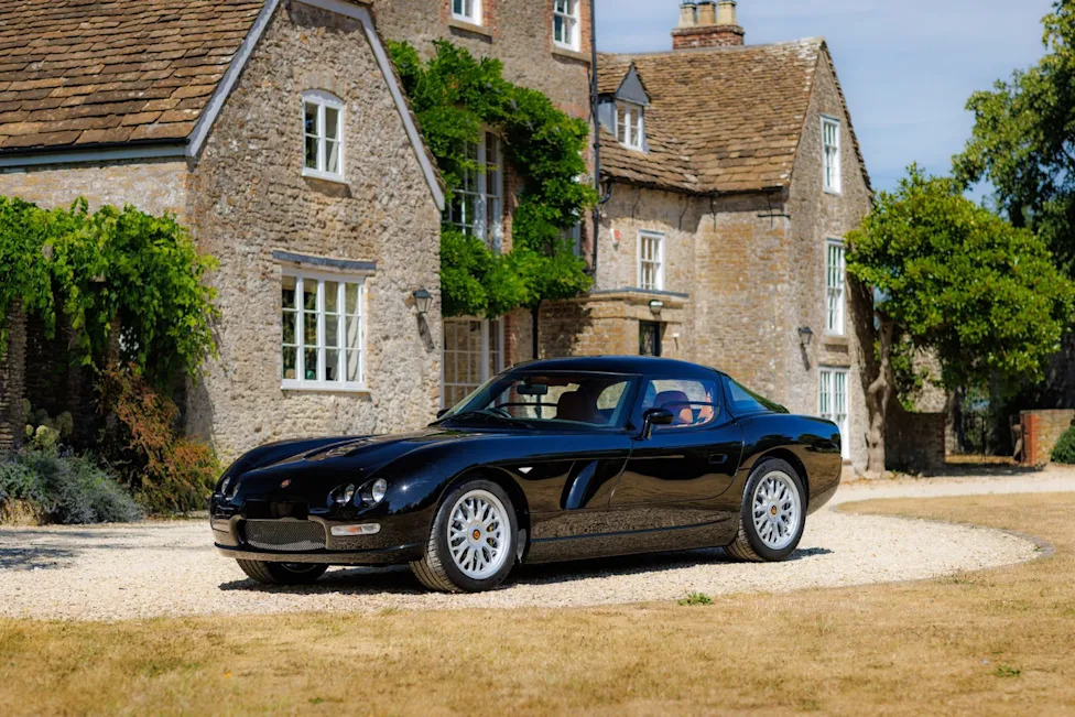 Great Britain’s Wild, Dodge Viper V-10-Powered Sports Car From the Aughts Is Coming Back