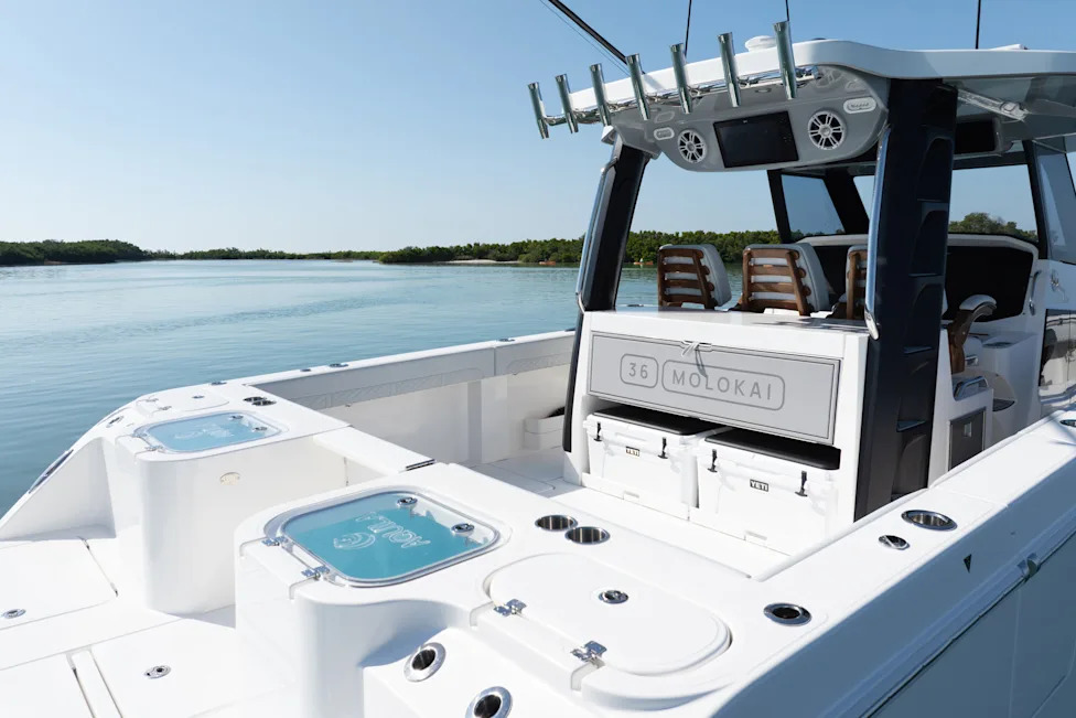 Aquila 36 Molokai Reviewed