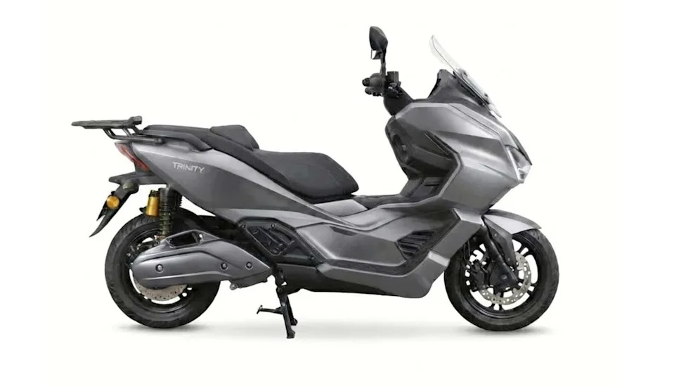 This ‘125cc’ Electric Scooter Makes 30 Horsepower And Goes 87 Miles Per Hour
