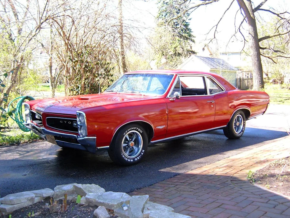 Classic Car Deals Releases New and Improved Guide on Daily-Driving Vintage Cars