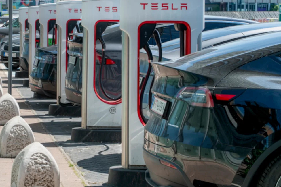 Tesla, Tesla tests waitlist at crowded Superchargers after viral charging-station fight