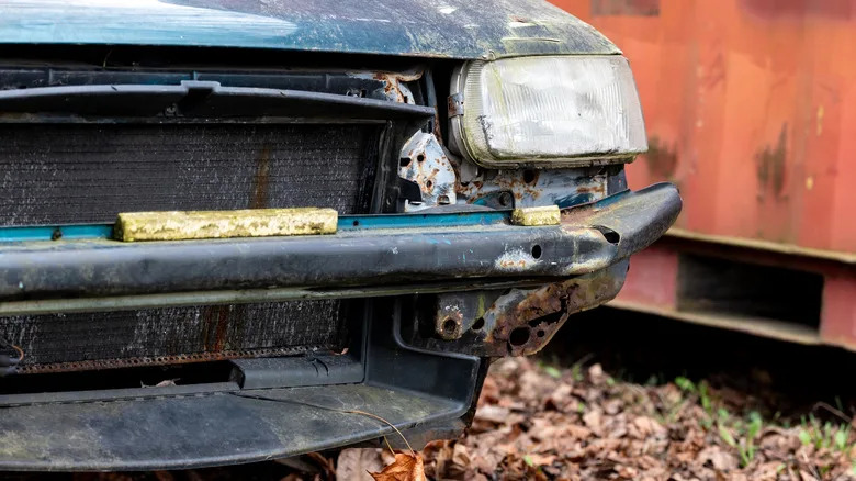 Rules May Vary, But Driving Without A Bumper Is Always A Bad Idea
