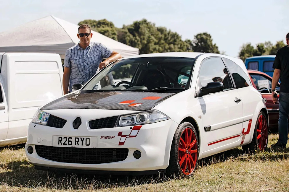 Christmas presents don't get much better than a Megane R26.R