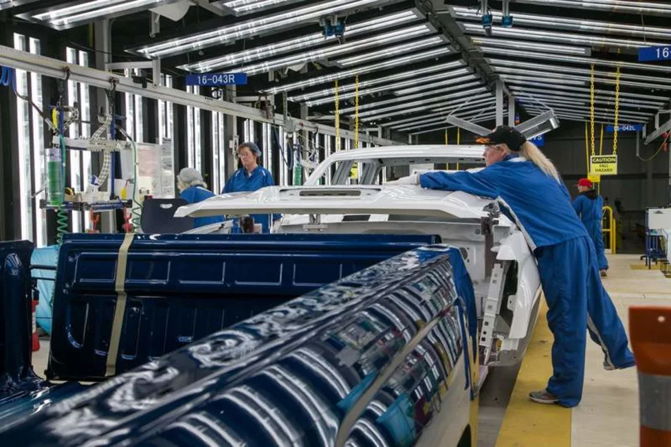 GM, GM is using AI to design vehicles. Here's what that means