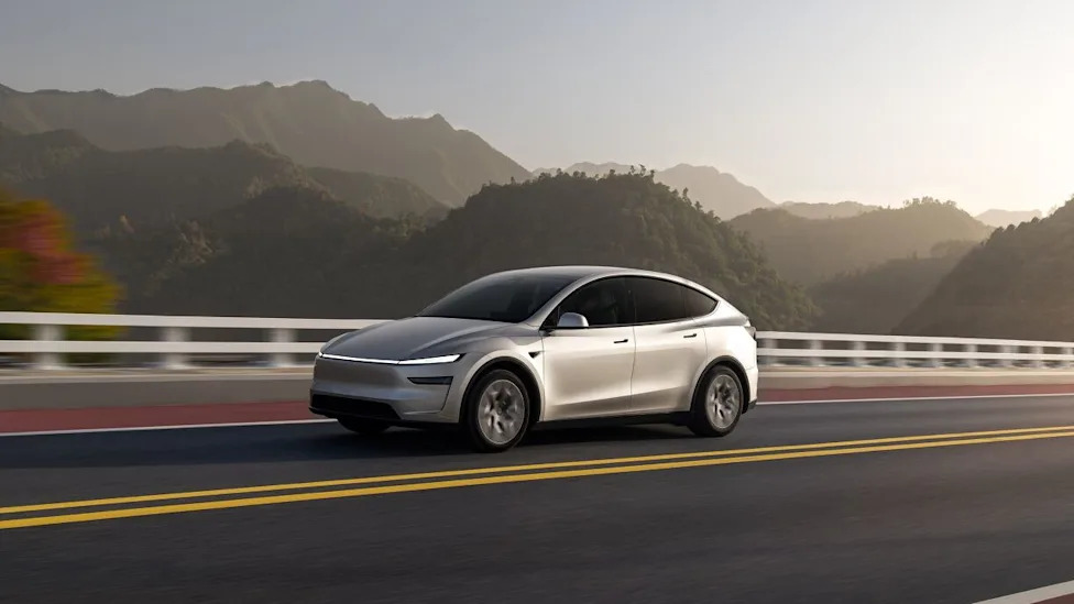 Long Wheelbase Tesla Model Y Coming to America This Fall: Report