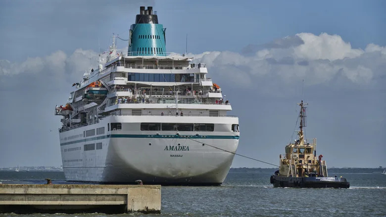Can A Tugboat Go Into The Ocean? Here's How Seaworthy They Are