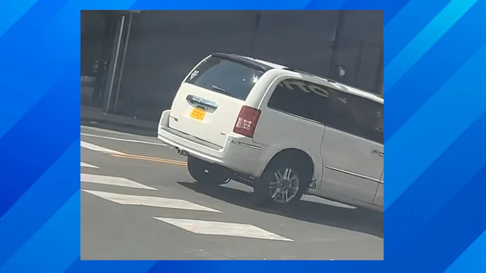 Hilarious TikTok Shows SUV Limping Through Intersection Like It's Doing the Stanky Leg