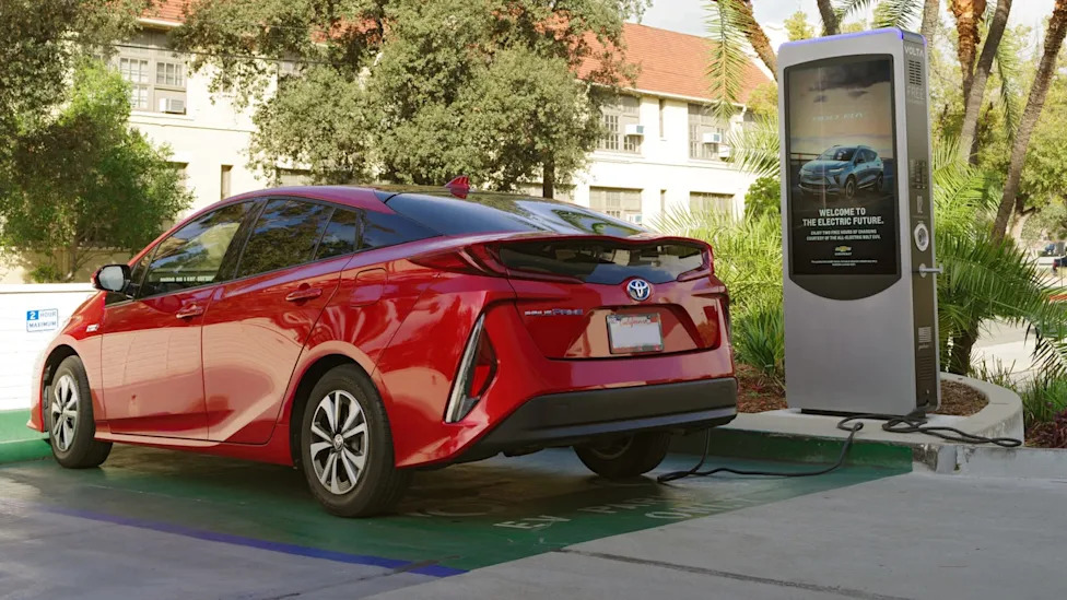 Toyota, Toyota Prius, Toyota Prius Prime, Toyota Prius Prime becomes a $3,200 gas-price shield as drivers brace for $7 fuel
