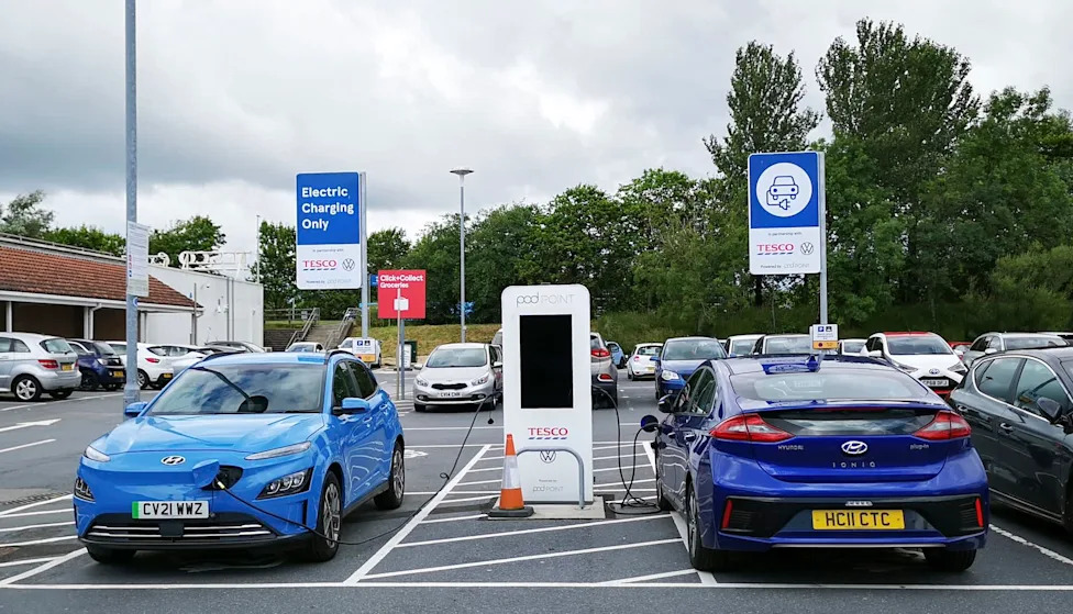UK hits major milestone as electric vehicles capture nearly 30% of new car sales