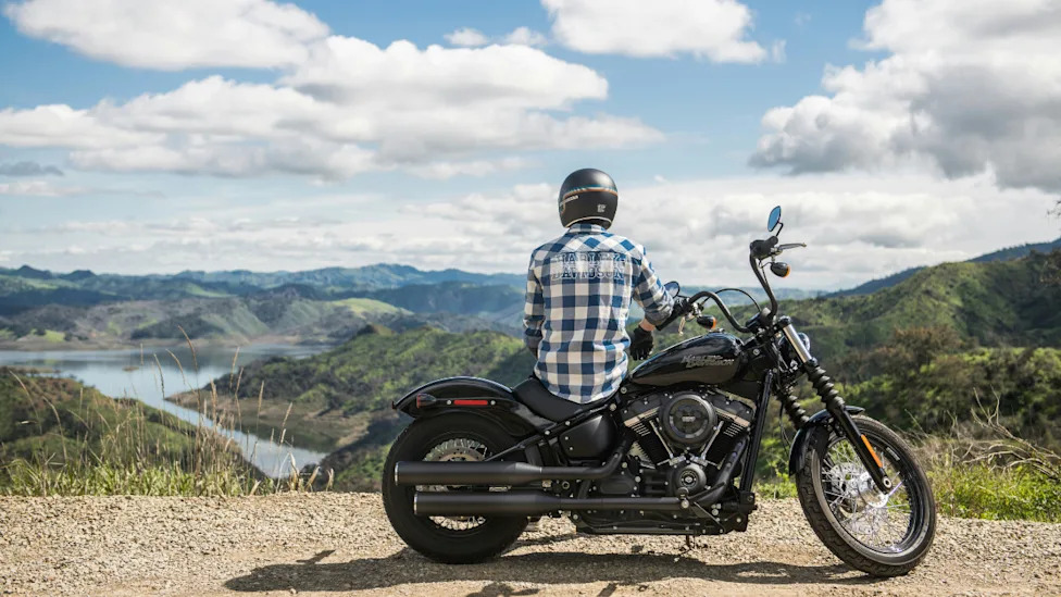 NHTSA Graph Shows The Deadliest Hours For Motorcycle Riders