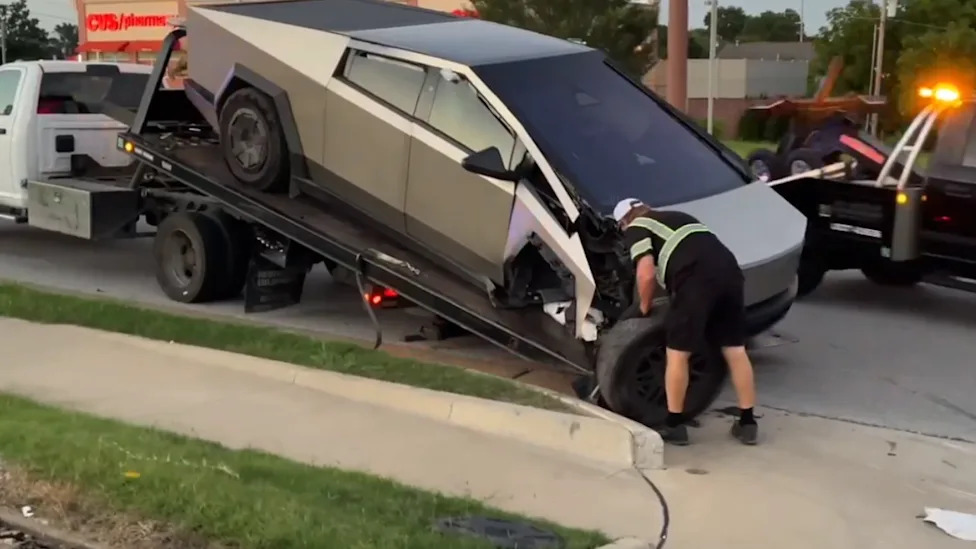 Tesla Cybertruck Takes Out a Light Pole, Left With Missing Tire and Bruised Ego