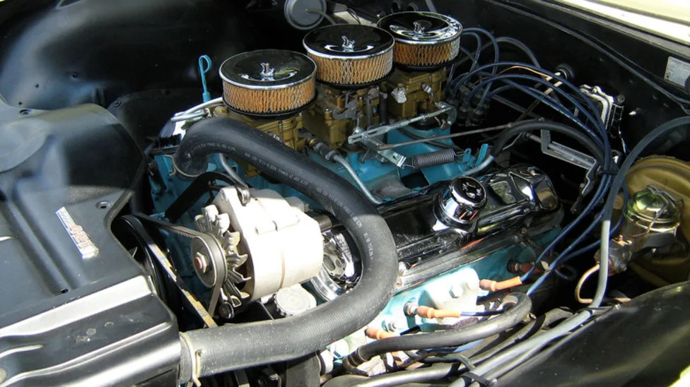 Here's What Made The Pontiac 421 Super Duty Big Block Engine So Impressive