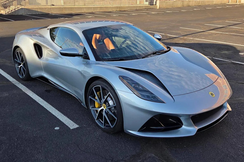 Lotus Is Giving the 2028 Esprit a V6 Hybrid, and That's Good News