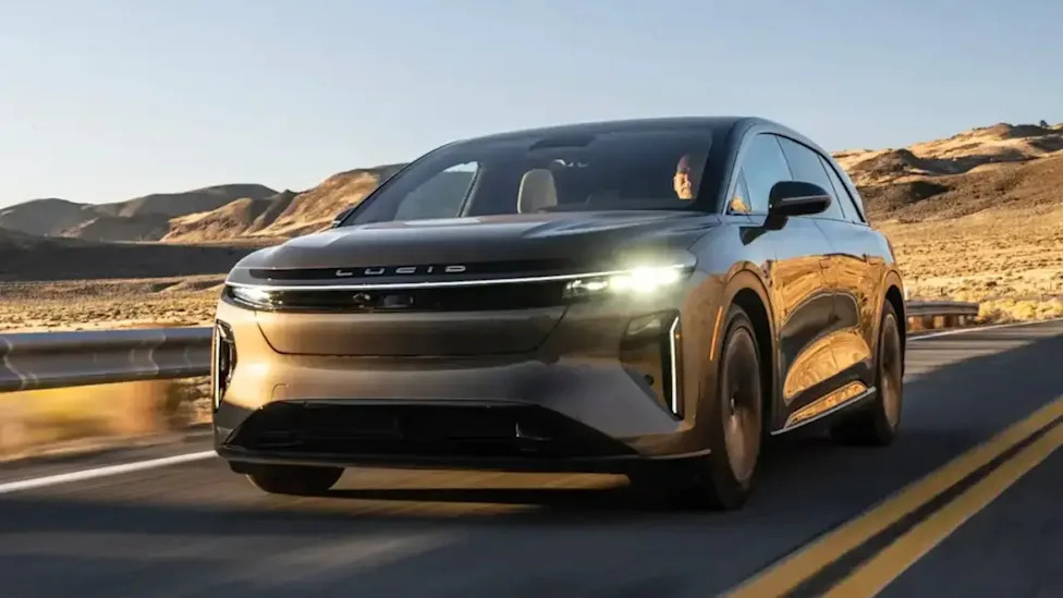 Lucid Gravity Gains Advanced Hands-Free Driving Features In Major OTA Update