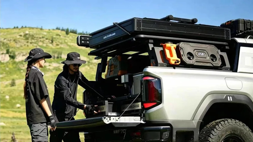 China's New Hybrid Pickup Looks Like A Land Cruiser And Targets The Ford Ranger