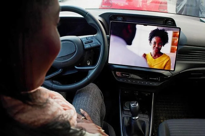 The Legal Gray Areas Around Using Screens While Driving Explained