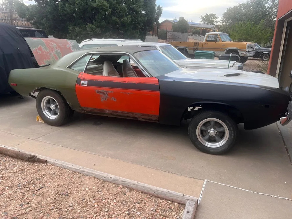 Chrysler, This $22,000 eBay 'Cuda Calls Itself a Hemi Clone Because Chrysler Never Built the Real Thing