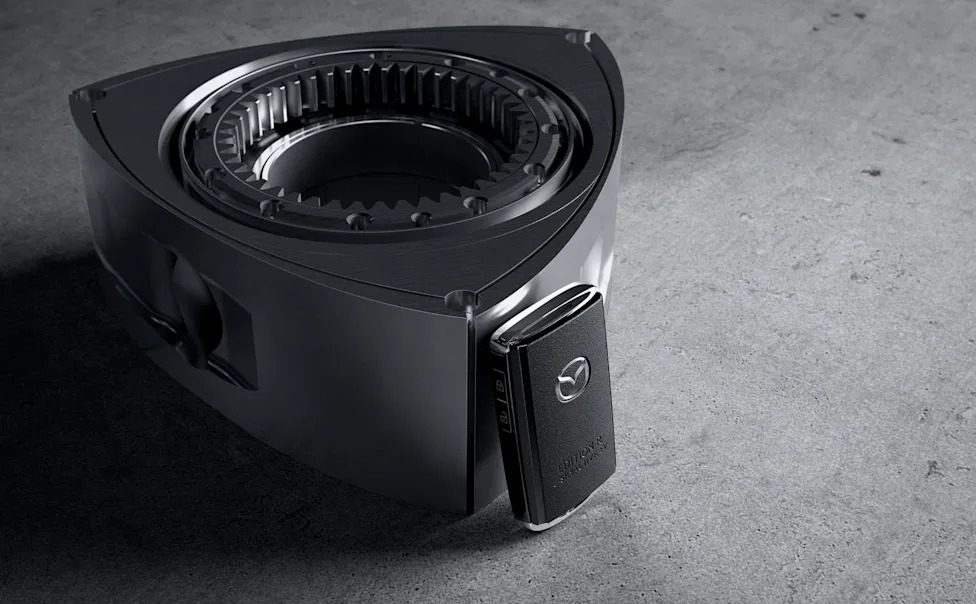 A New Mazda Patent Hints at a Cleaner, More Powerful Potential Future for Rotary Engines