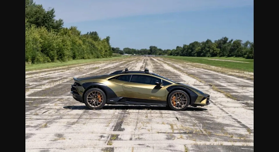 Lamborghini Only Built 1,499 Huracán Sterratos, and This 2,281-Mile Example Is Hitting Mecum's Block in Nashville
