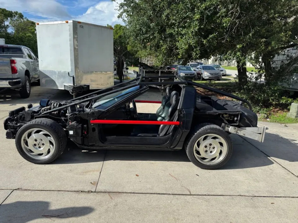 Cape Coral Seller Wants $5,000 for a Bodiless 1994 Corvette and Calls It Street Legal