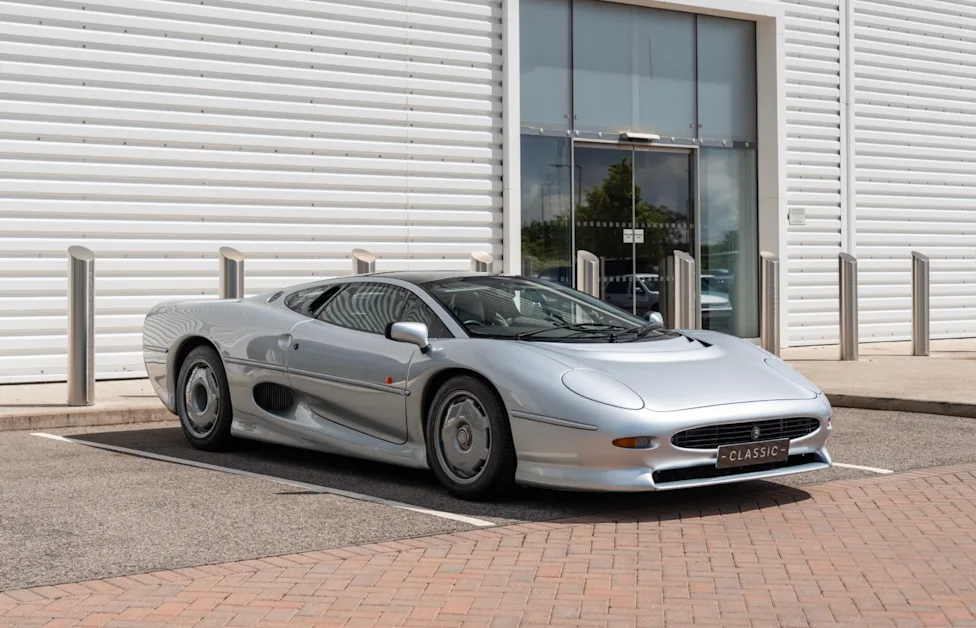 Jaguar, Jaguar Classic Lists Ex-Brunei Royal XJ220 With Under 3,000 Miles