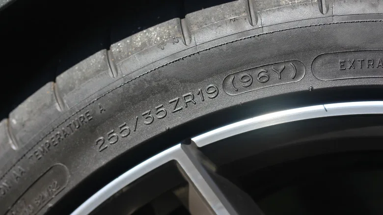 What's The Difference Between ZR And R Tires?